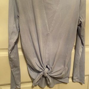 Athleta S Long Sleeve Back Tie Shirt